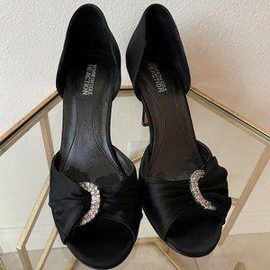 Kenneth Cole Reaction black satin heels rhinestone ornament size 7.5